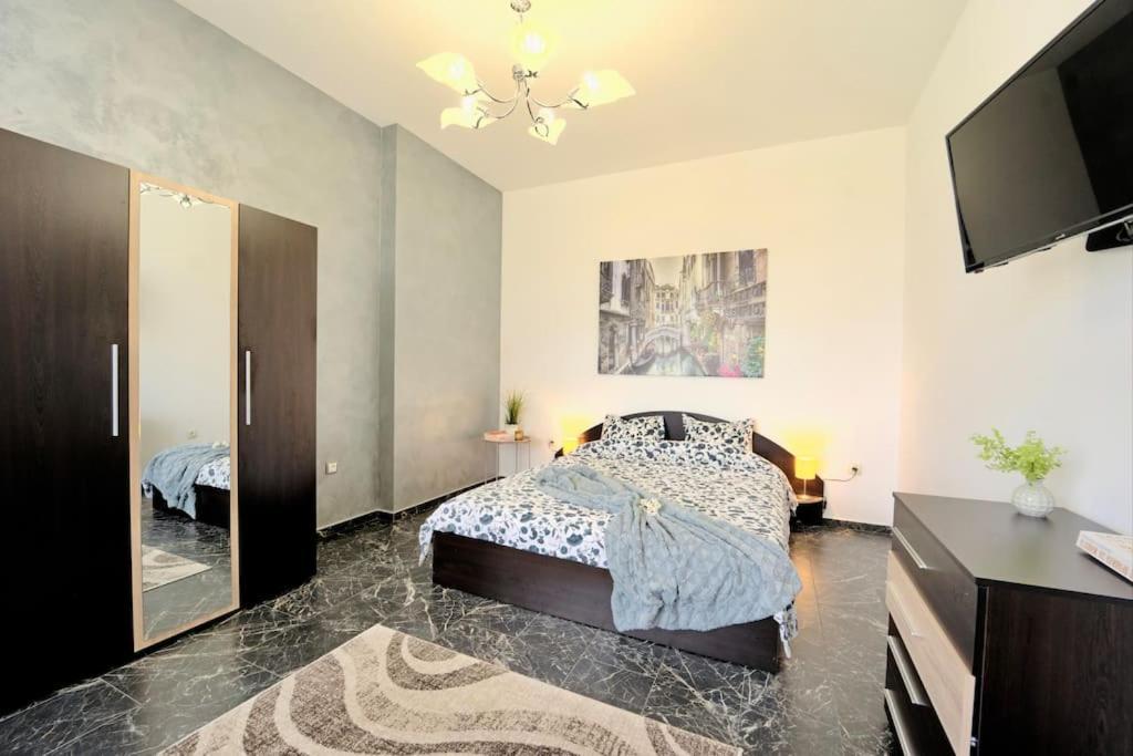 Cozy 1-Bedroom Flat In The Very Center Of סופיה מראה חיצוני תמונה